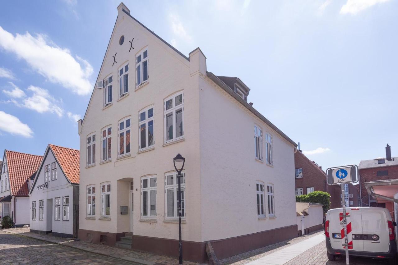 Apartmenthaus Theodor Storm - Unter Sternen ฮูซุม ภายนอก รูปภาพ